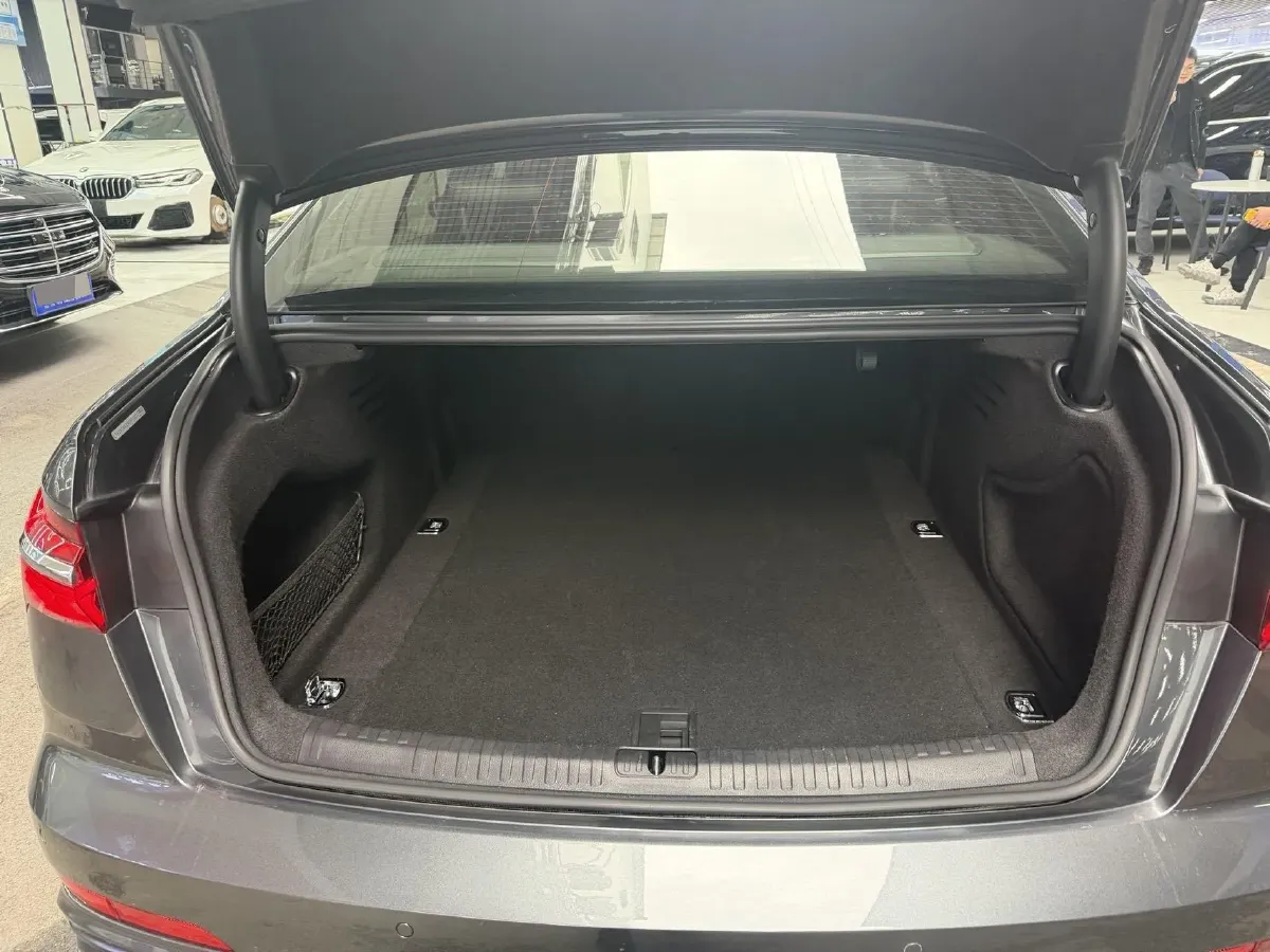 2022 Audi A6L 2.0T 224HP L4 7DCT,autocango,china used car exporter,china ev exporter,chinese used car exporter,chinese used ev exporter