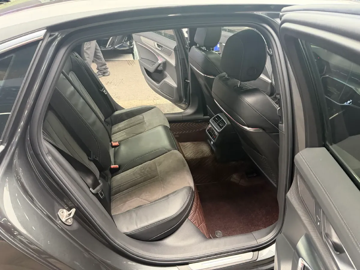 2022 Audi A6L 2.0T 224HP L4 7DCT,autocango,china used car exporter,china ev exporter,chinese used car exporter,chinese used ev exporter