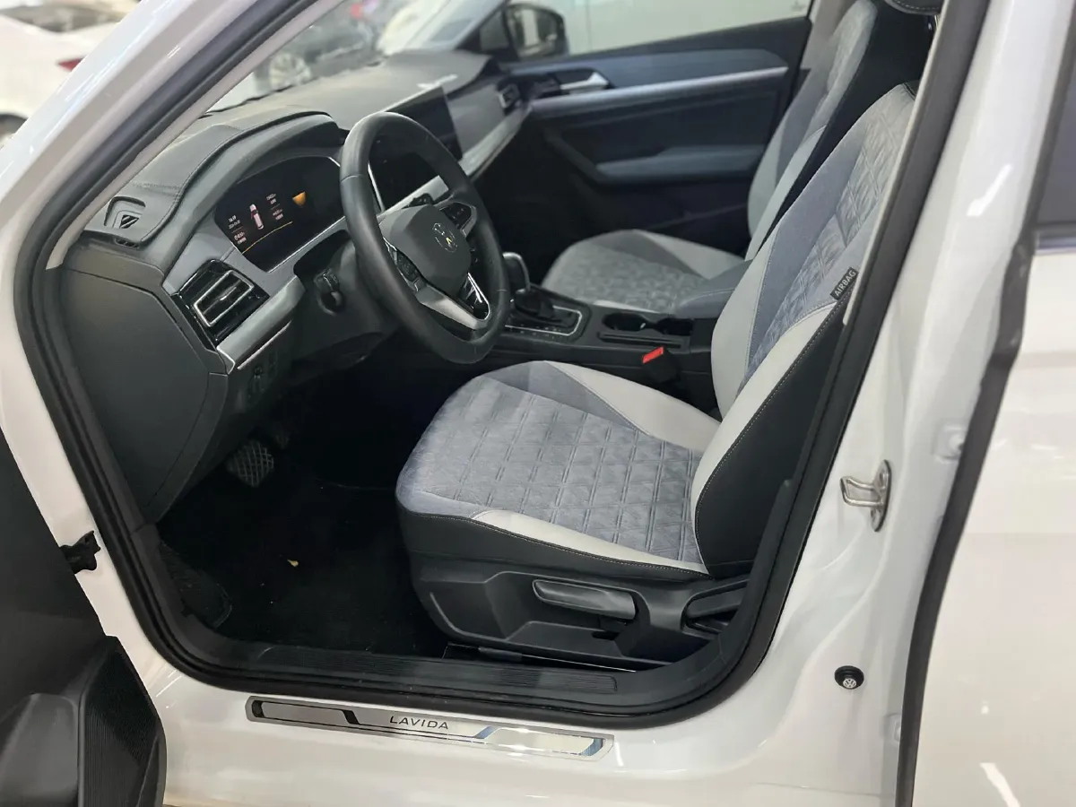 2023 Volkswagen Lavida 1.5T 160HP L4 7DCT,autocango,china used car exporter,china ev exporter,chinese used car exporter,chinese used ev exporter