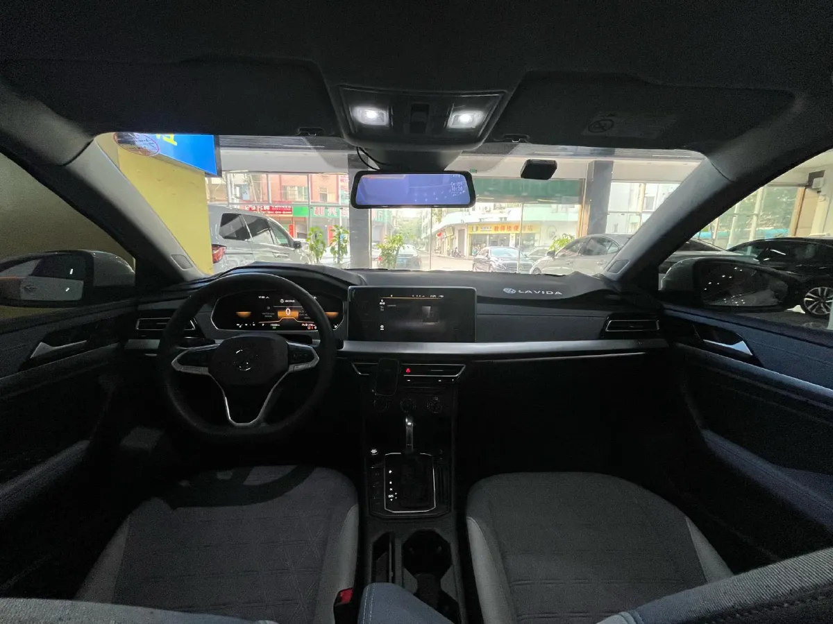 2023 Volkswagen Lavida 1.5T 160HP L4 7DCT,autocango,china used car exporter,china ev exporter,chinese used car exporter,chinese used ev exporter