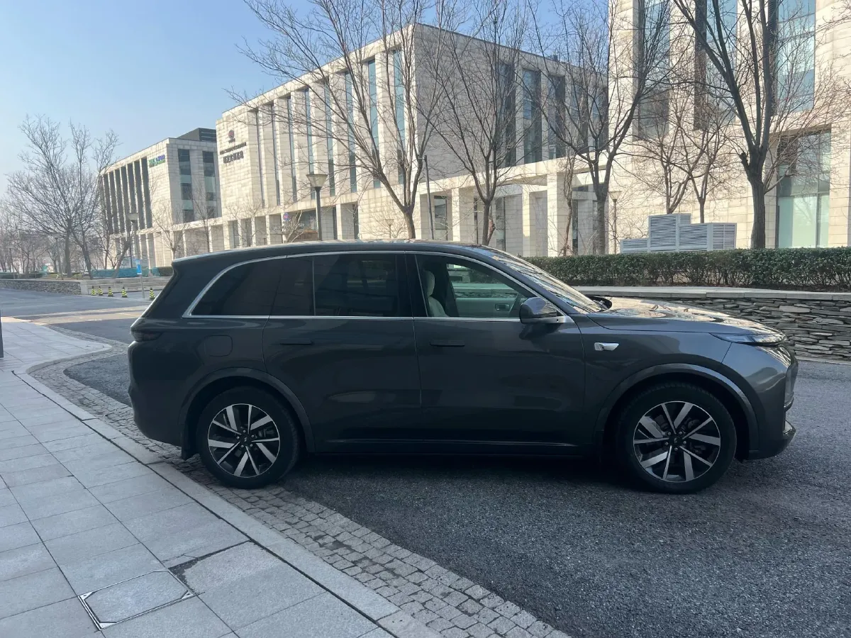 2023 Li L8 Range Extended 154HP REEV 40.9KWH,autocango,china used car exporter,china ev exporter,chinese used car exporter,chinese used ev exporter