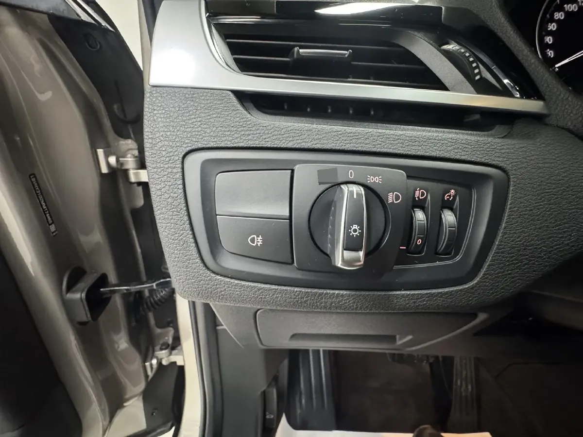 2021 BMW X1 1.5T 140HP L3 7DCT,autocango,china used car exporter,china ev exporter,chinese used car exporter,chinese used ev exporter