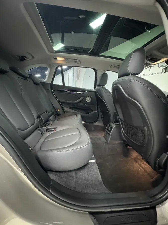 2021 BMW X1 1.5T 140HP L3 7DCT,autocango,china used car exporter,china ev exporter,chinese used car exporter,chinese used ev exporter