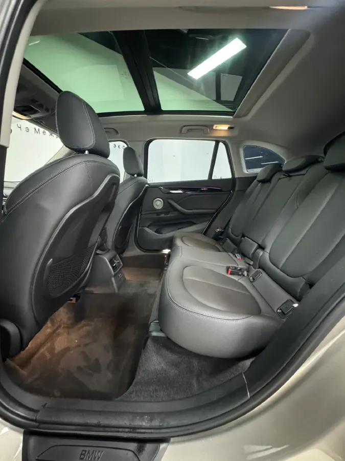 2021 BMW X1 1.5T 140HP L3 7DCT,autocango,china used car exporter,china ev exporter,chinese used car exporter,chinese used ev exporter