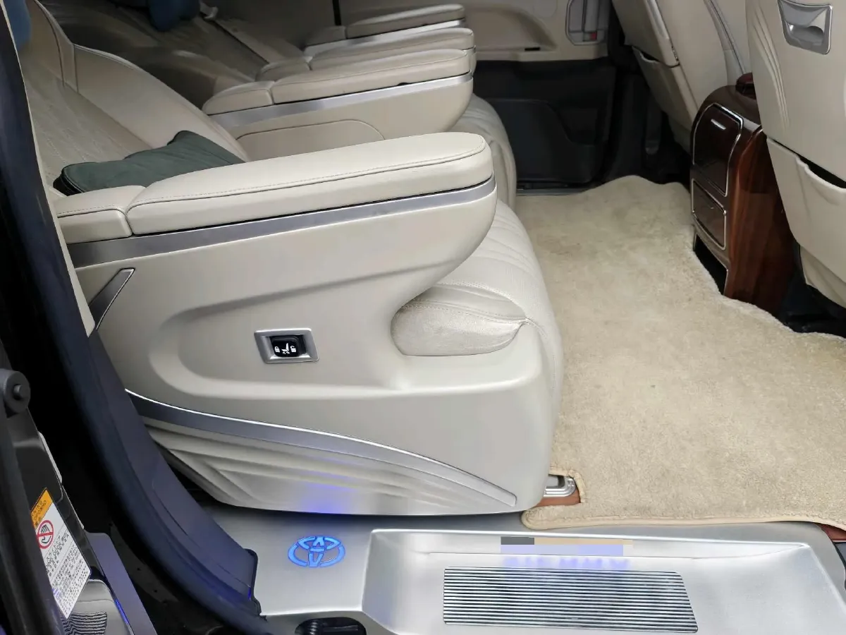 2021 Toyota Sienna 2.5L 192HP L4 E-CVT Hybrid,autocango,china used car exporter,china ev exporter,chinese used car exporter,chinese used ev exporter