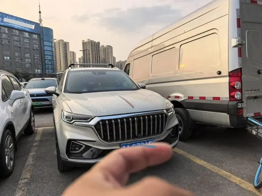 2022 HongQi HS5 2.0T 224HP L4 6AT,autocango,china used car exporter,china ev exporter,chinese used car exporter,chinese used ev exporter
