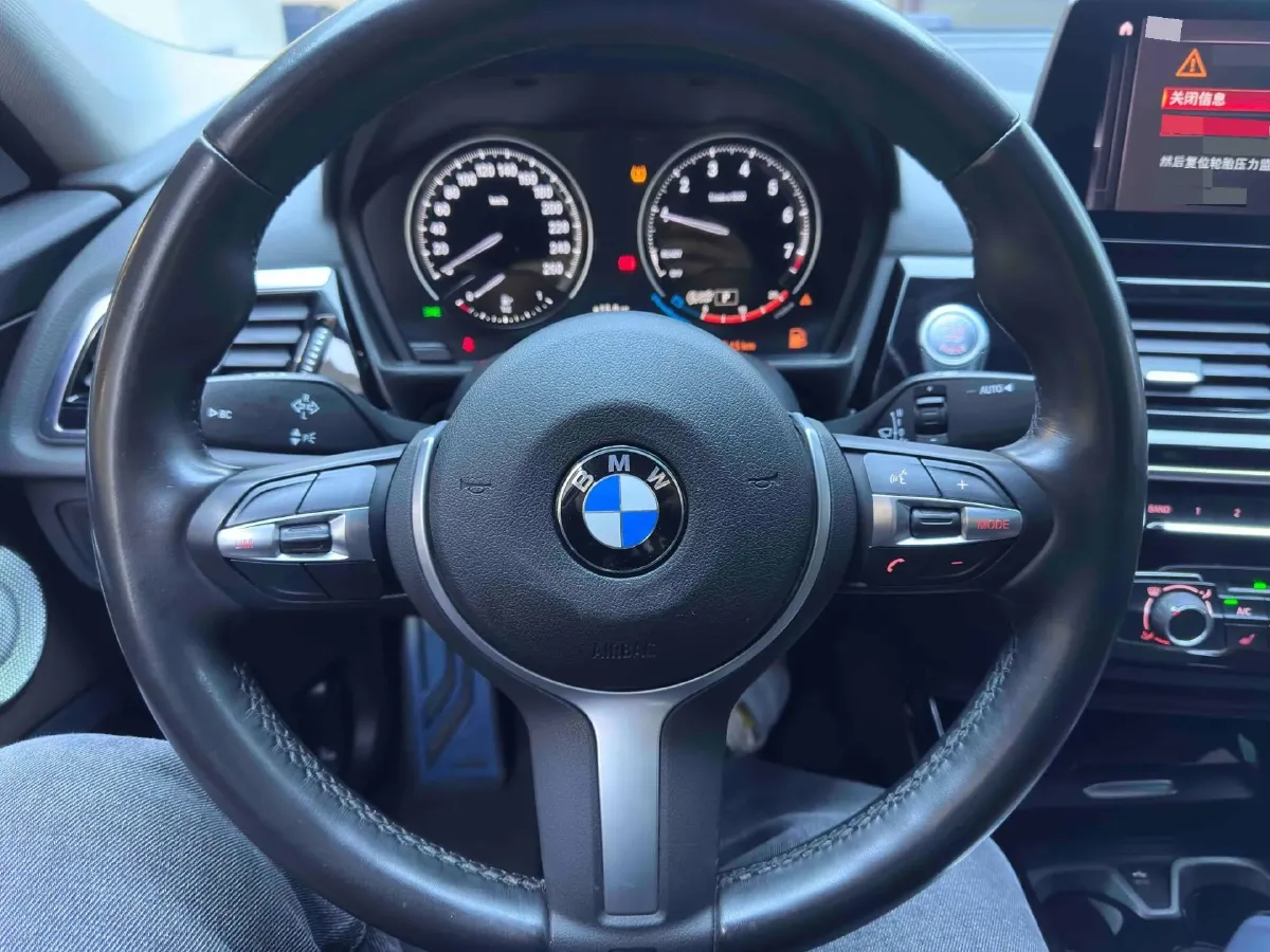 2021 BMW 1 Series 1.5T 140HP L3 7DCT,autocango,china used car exporter,china ev exporter,chinese used car exporter,chinese used ev exporter
