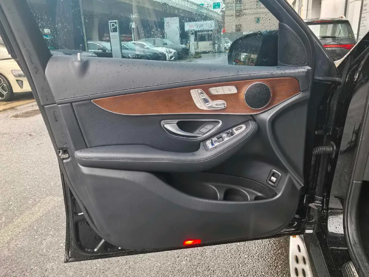 2022 Mercedes-Benz GLC Class 2.0T 258HP L4 9AT,autocango,china used car exporter,china ev exporter,chinese used car exporter,chinese used ev exporter