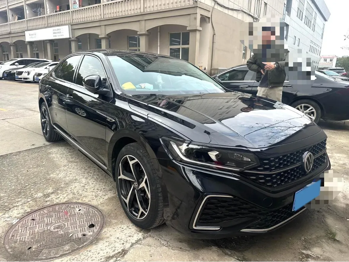 2024 Volkswagen Passat 2.0T 186HP L4 7DCT,autocango,china used car exporter,china ev exporter,chinese used car exporter,chinese used ev exporter