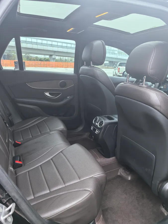 2022 Mercedes-Benz GLC Class 2.0T 197HP L4 9AT,autocango,china used car exporter,china ev exporter,chinese used car exporter,chinese used ev exporter