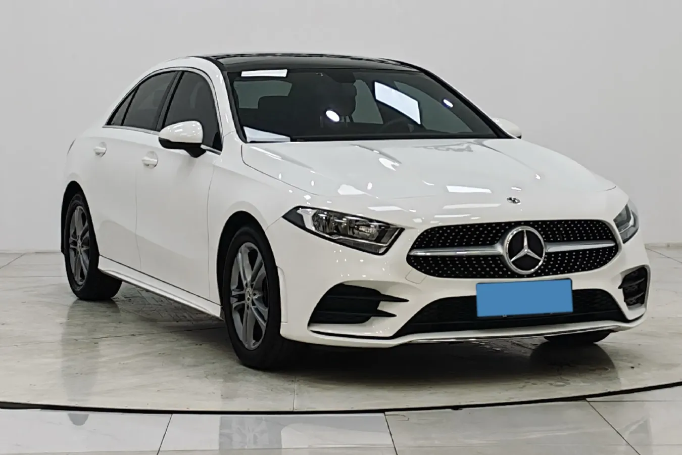 2022 Mercedes-Benz A Class 1.3T 136HP L4 7DCT,autocango,china used car exporter,china ev exporter,chinese used car exporter,chinese used ev exporter