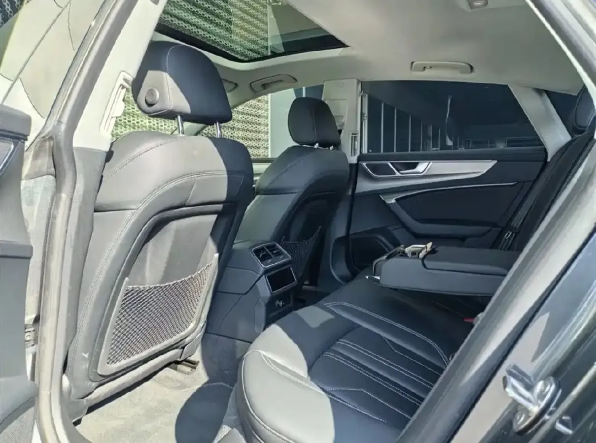 2024 Audi A7 2.0T 265HP L4 7DCT,autocango,china used car exporter,china ev exporter,chinese used car exporter,chinese used ev exporter