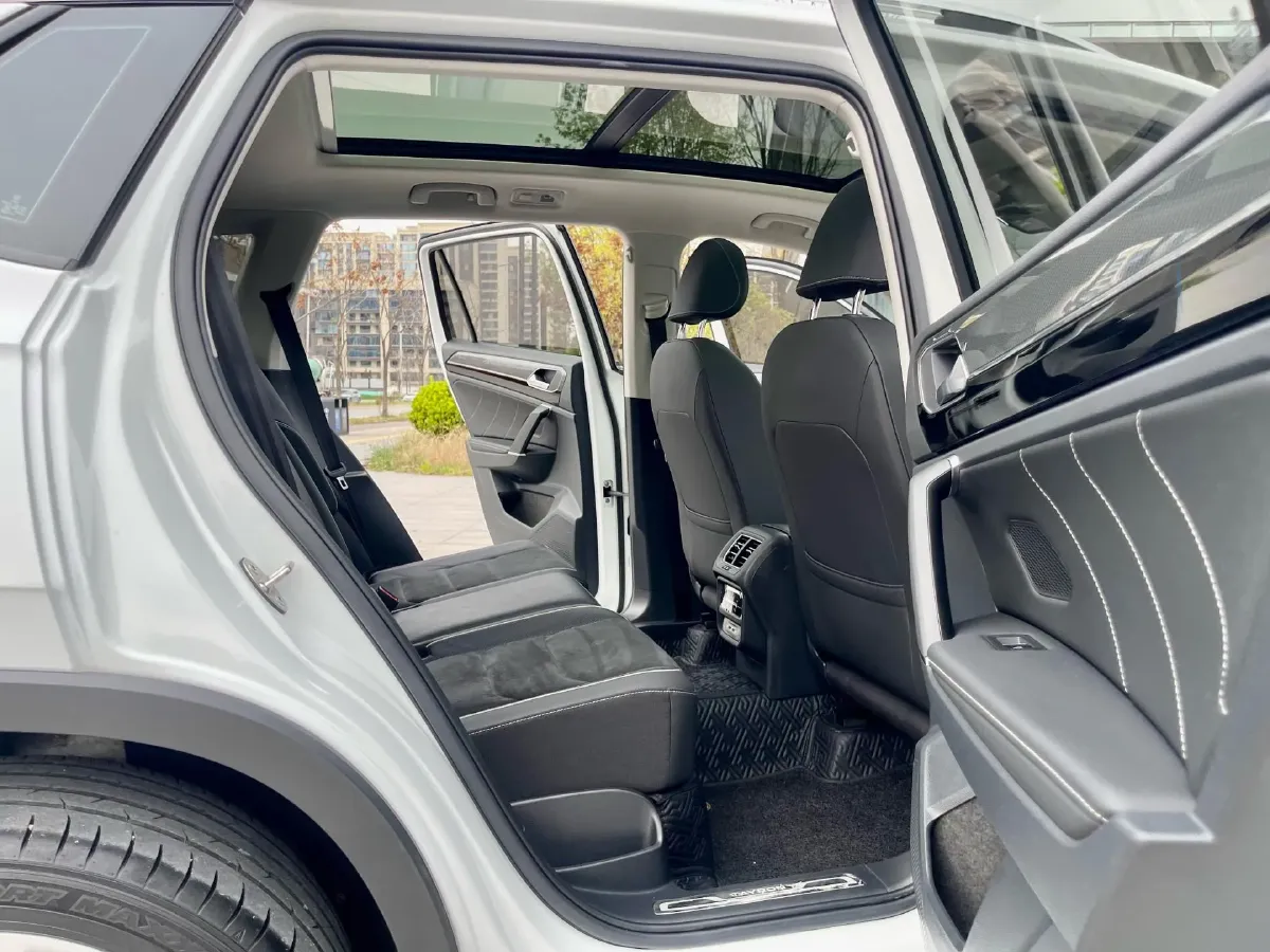 2021 Volkswagen Tayron 2.0T 220HP L4 7DCT,autocango,china used car exporter,china ev exporter,chinese used car exporter,chinese used ev exporter