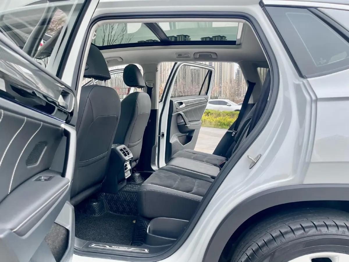 2021 Volkswagen Tayron 2.0T 220HP L4 7DCT,autocango,china used car exporter,china ev exporter,chinese used car exporter,chinese used ev exporter