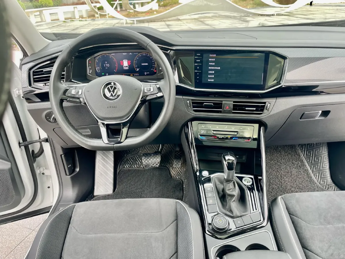 2021 Volkswagen Tayron 2.0T 220HP L4 7DCT,autocango,china used car exporter,china ev exporter,chinese used car exporter,chinese used ev exporter