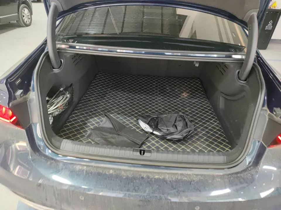 2024 Audi A7L 2.0T 245HP L4 7DCT,autocango,china used car exporter,china ev exporter,chinese used car exporter,chinese used ev exporter