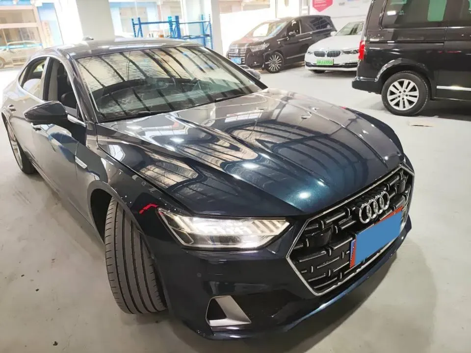 2024 Audi A7L 2.0T 245HP L4 7DCT,autocango,china used car exporter,china ev exporter,chinese used car exporter,chinese used ev exporter