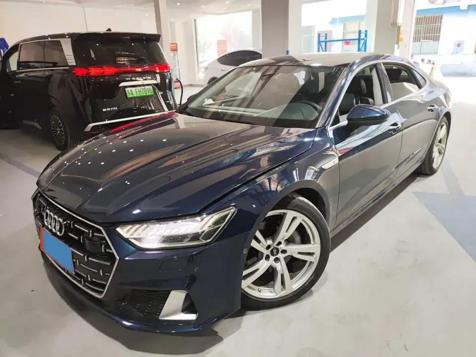 2024 Audi A7L 2.0T 245HP L4 7DCT,autocango,china used car exporter,china ev exporter,chinese used car exporter,chinese used ev exporter