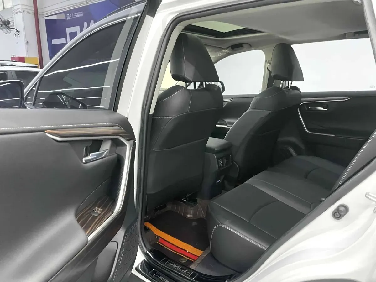 2021 Toyota RAV4 2.0L 171HP L4 CVT,autocango,china used car exporter,china ev exporter,chinese used car exporter,chinese used ev exporter