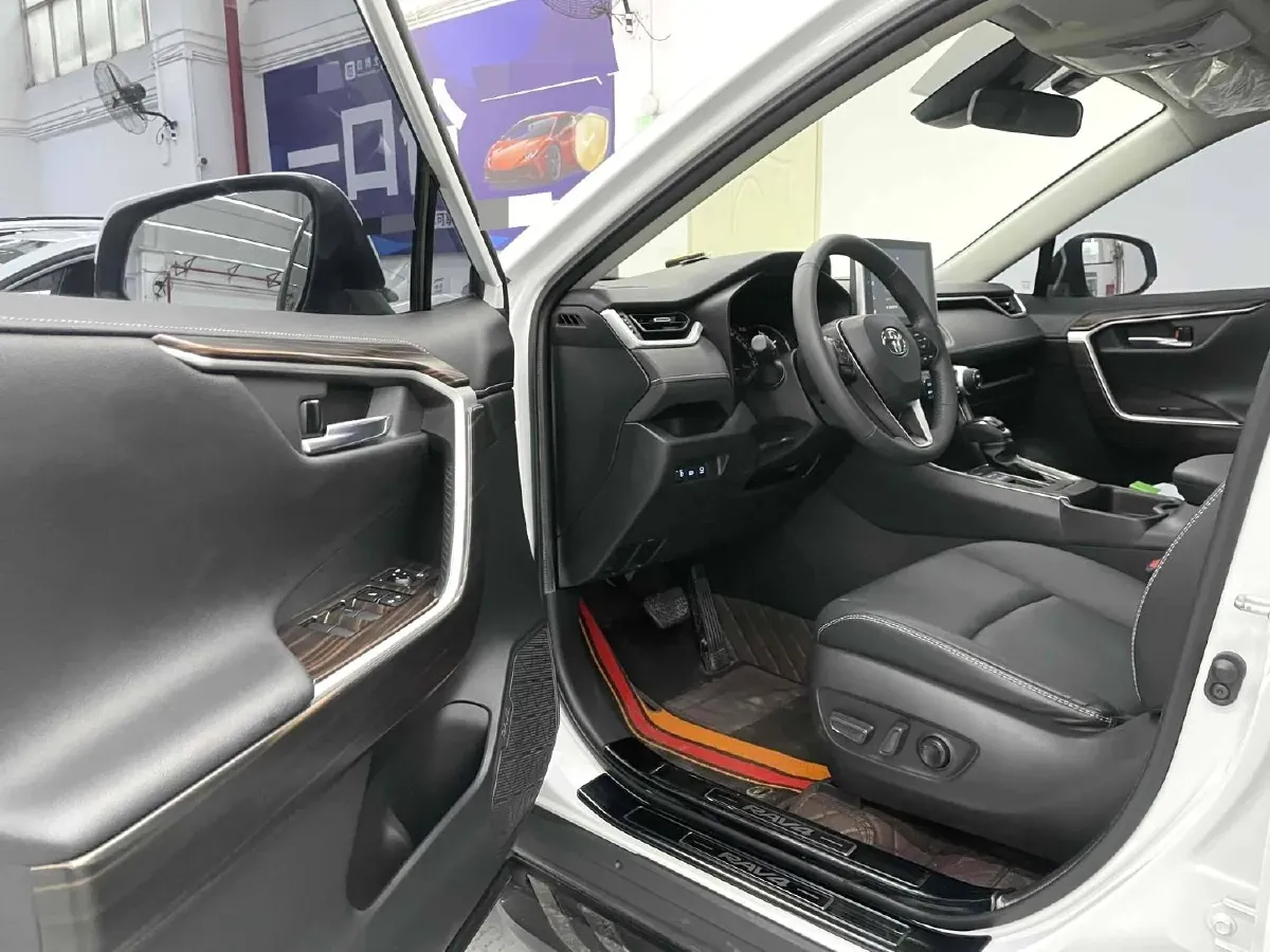 2021 Toyota RAV4 2.0L 171HP L4 CVT,autocango,china used car exporter,china ev exporter,chinese used car exporter,chinese used ev exporter