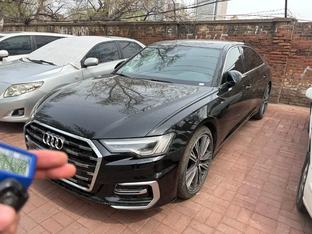 2024 Audi A6L 2.0T 245HP L4 7DCT,autocango,china used car exporter,china ev exporter,chinese used car exporter,chinese used ev exporter