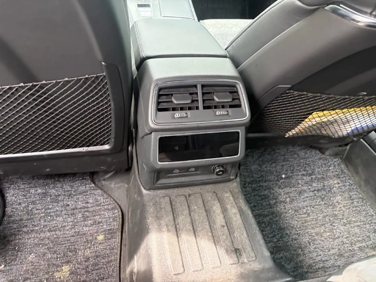 2024 Audi A6L 2.0T 245HP L4 7DCT,autocango,china used car exporter,china ev exporter,chinese used car exporter,chinese used ev exporter