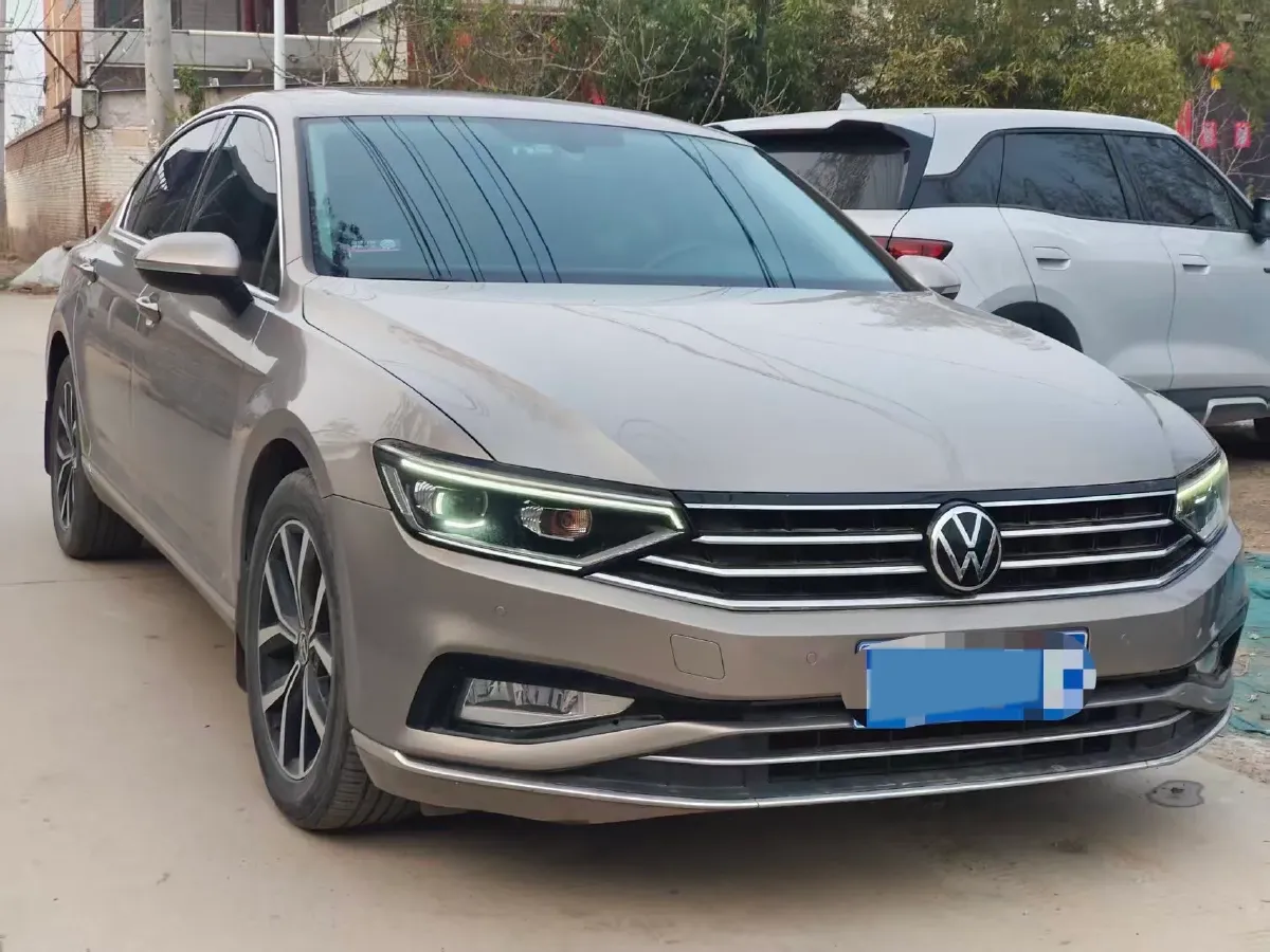 2020 Volkswagen Magotan 2.0T 186HP L4 7DCT,autocango,china used car exporter,china ev exporter,chinese used car exporter,chinese used ev exporter