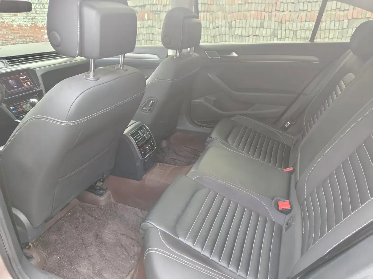 2020 Volkswagen Magotan 2.0T 186HP L4 7DCT,autocango,china used car exporter,china ev exporter,chinese used car exporter,chinese used ev exporter