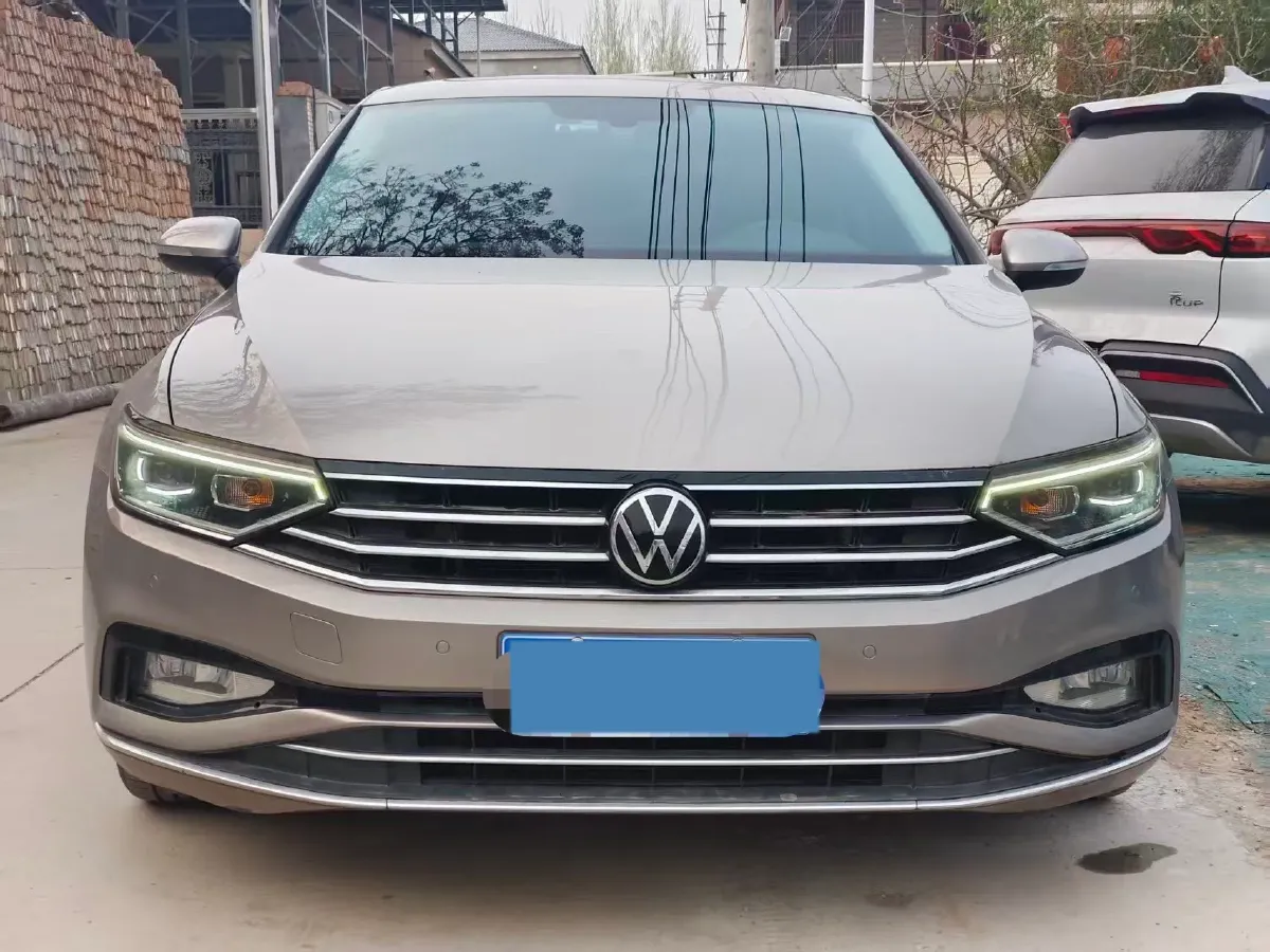 2020 Volkswagen Magotan 2.0T 186HP L4 7DCT,autocango,china used car exporter,china ev exporter,chinese used car exporter,chinese used ev exporter