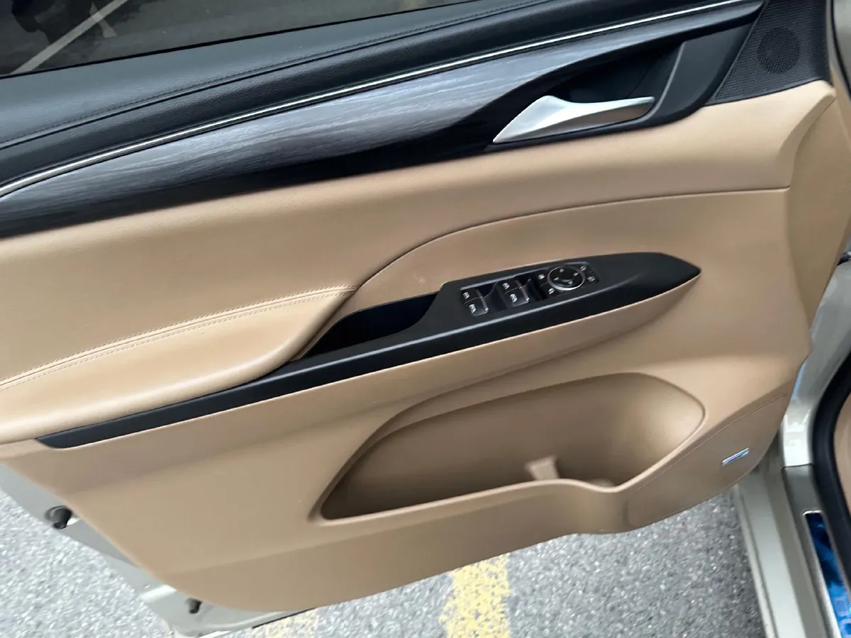 2021 Buick GL8 2.0T 237HP L4 9AT,autocango,china used car exporter,china ev exporter,chinese used car exporter,chinese used ev exporter