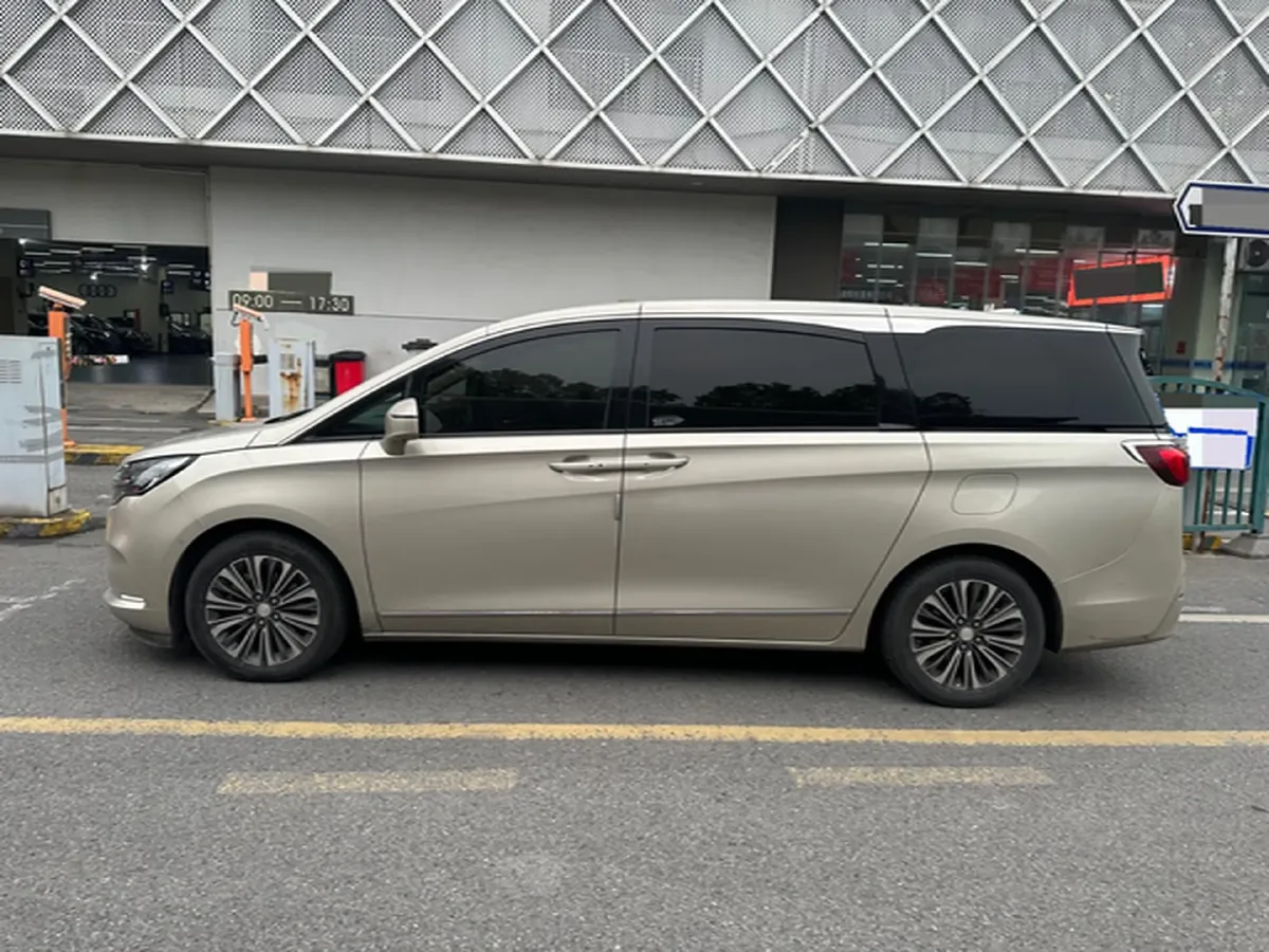 2021 Buick GL8 2.0T 237HP L4 9AT,autocango,china used car exporter,china ev exporter,chinese used car exporter,chinese used ev exporter