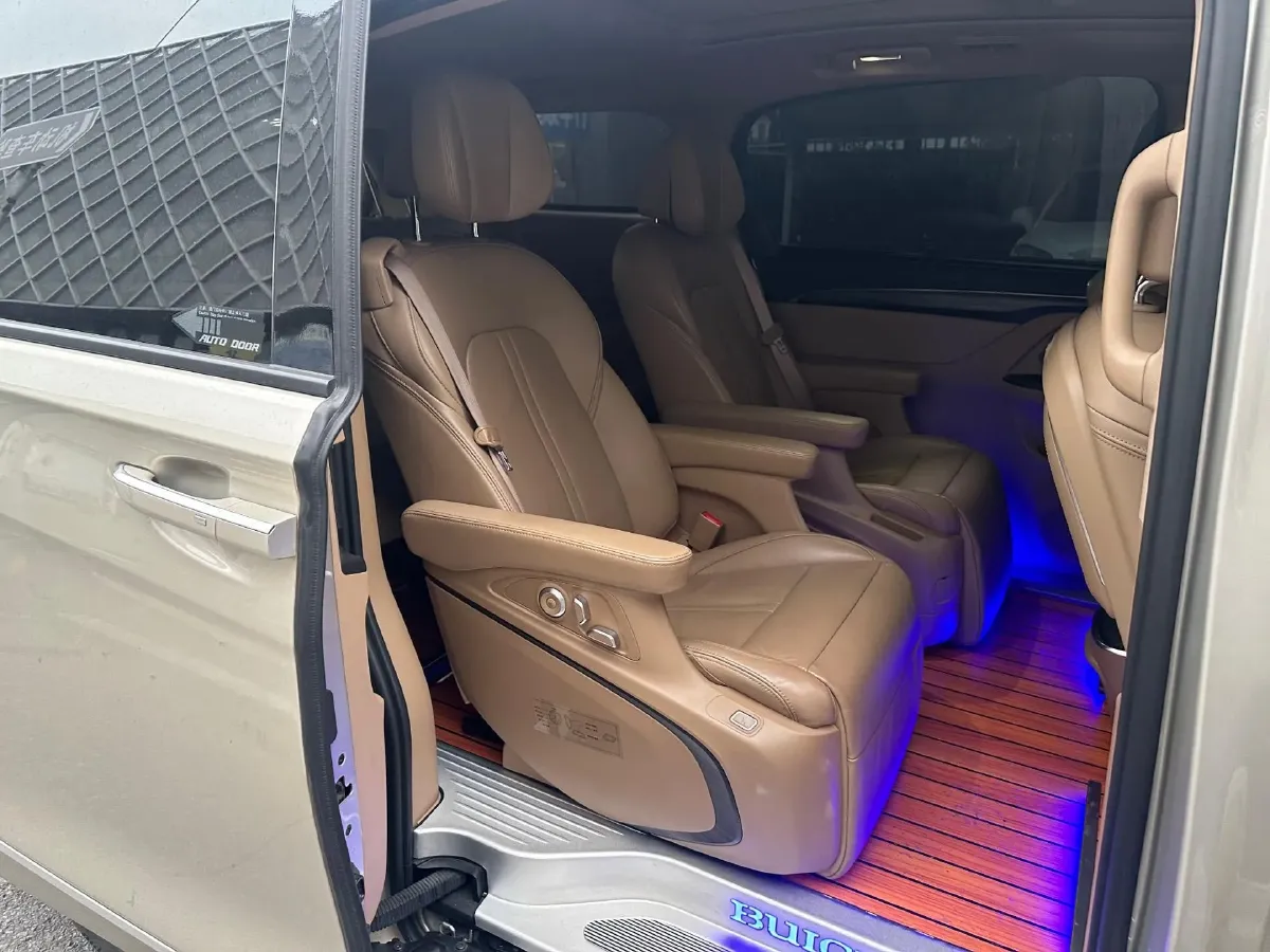 2021 Buick GL8 2.0T 237HP L4 9AT,autocango,china used car exporter,china ev exporter,chinese used car exporter,chinese used ev exporter