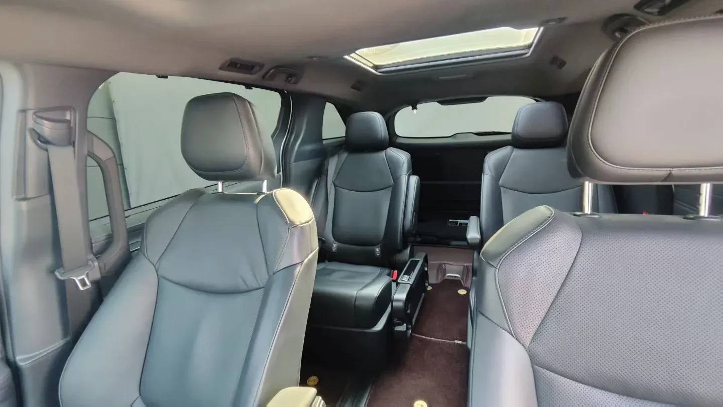 2024 Toyota Granvia 2.5L 189HP L4 E-CVT Hybrid,autocango,china used car exporter,china ev exporter,chinese used car exporter,chinese used ev exporter