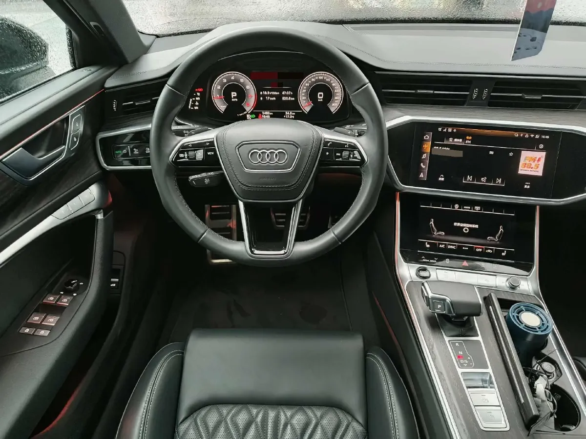 2025 Audi A6L 2.0T 245HP L4 7DCT,autocango,china used car exporter,china ev exporter,chinese used car exporter,chinese used ev exporter