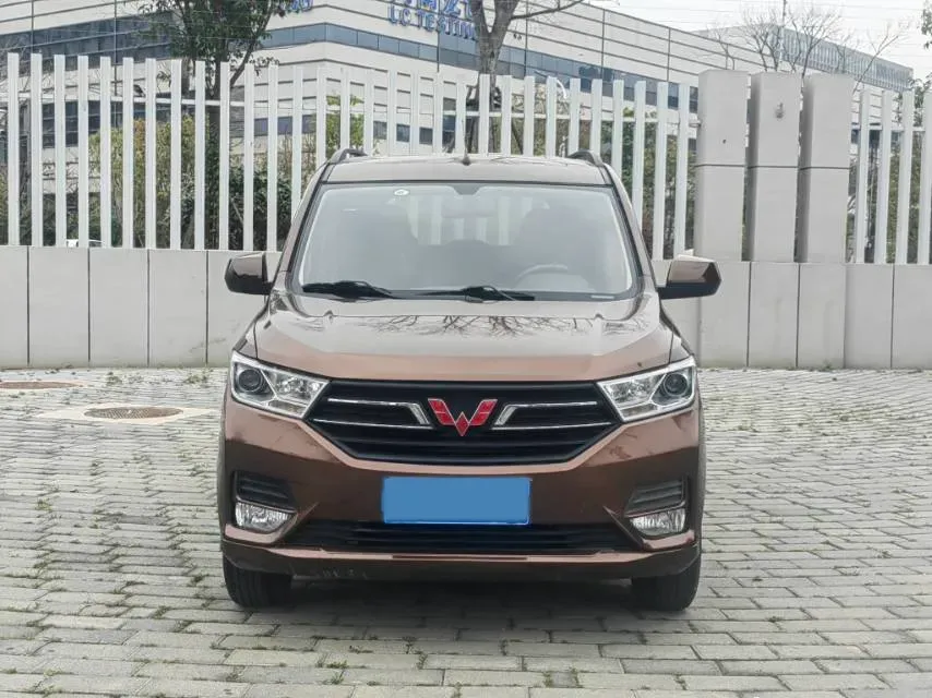 2021 WuLing RongGuang New Truck 1.5L 99HP L4 5MT,autocango,china used car exporter,china ev exporter,chinese used car exporter,chinese used ev exporter