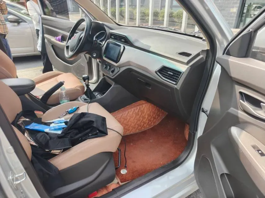 2021 Yema SiPaiKa 1.5L 109HP L4 5MT,autocango,china used car exporter,china ev exporter,chinese used car exporter,chinese used ev exporter