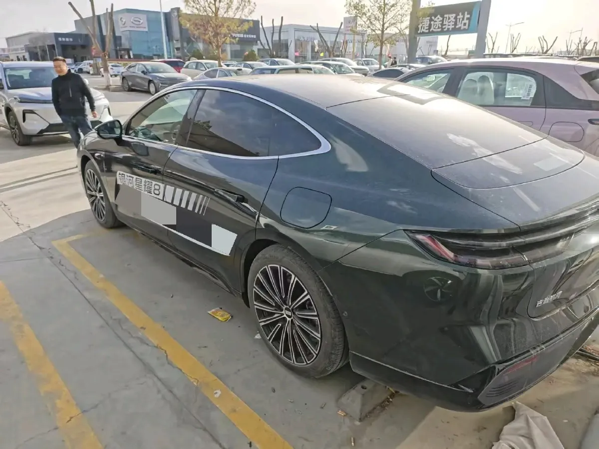 2025 Geely Galaxy Starshine 8 1.5T 163HP L4 3DHT PHEV 27.69KWH,autocango,china used car exporter,china ev exporter,chinese used car exporter,chinese used ev exporter