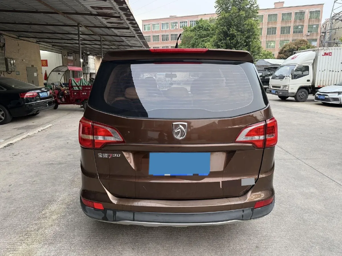 2016 BaoJun 560 1.5T 150HP L4 6MT,autocango,china used car exporter,china ev exporter,chinese used car exporter,chinese used ev exporter
