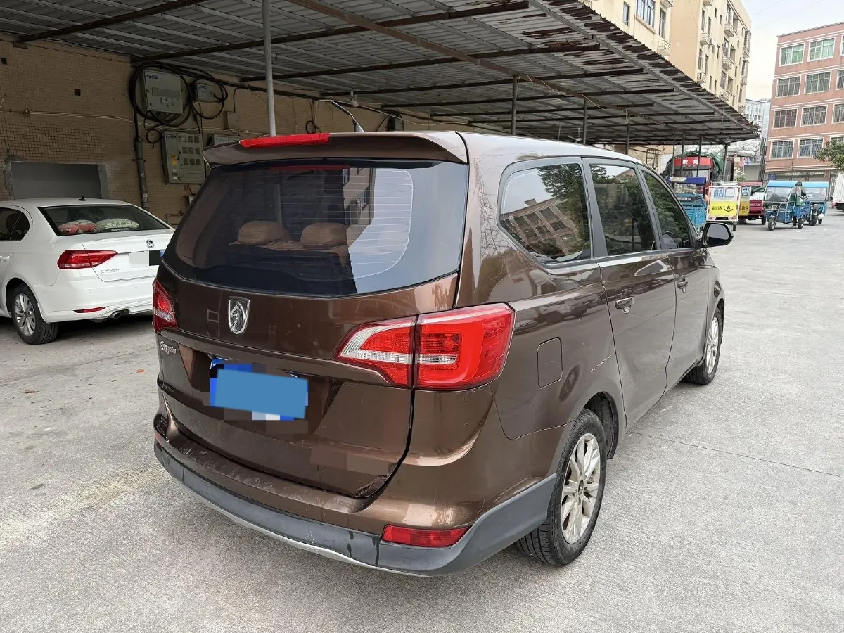 2016 BaoJun 560 1.5T 150HP L4 6MT,autocango,china used car exporter,china ev exporter,chinese used car exporter,chinese used ev exporter