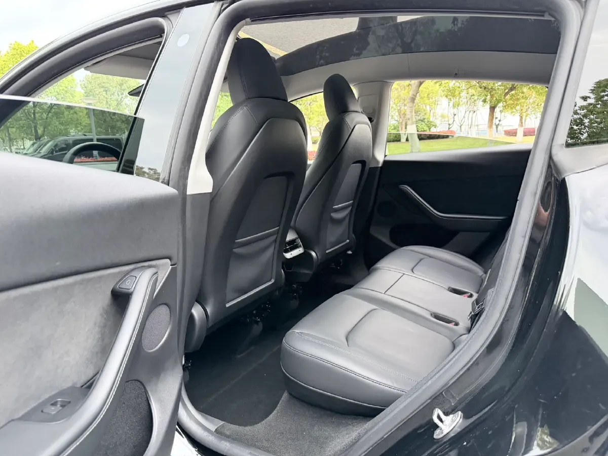 2022 Tesla Model Y BEV 60KWH,autocango,china used car exporter,china ev exporter,chinese used car exporter,chinese used ev exporter