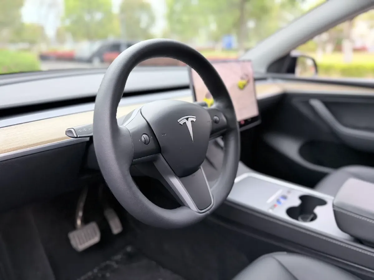 2022 Tesla Model Y BEV 60KWH,autocango,china used car exporter,china ev exporter,chinese used car exporter,chinese used ev exporter