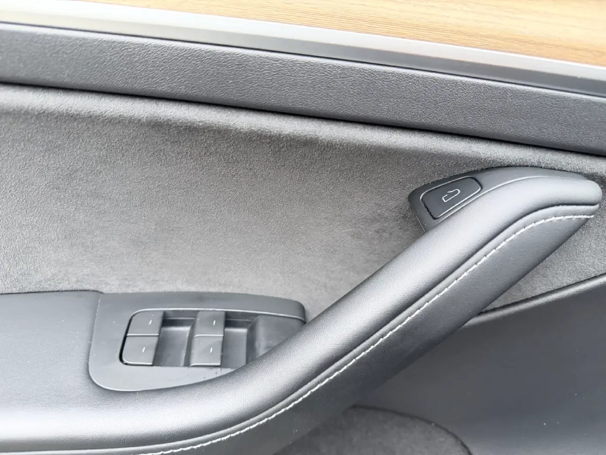 2022 Tesla Model Y BEV 60KWH,autocango,china used car exporter,china ev exporter,chinese used car exporter,chinese used ev exporter