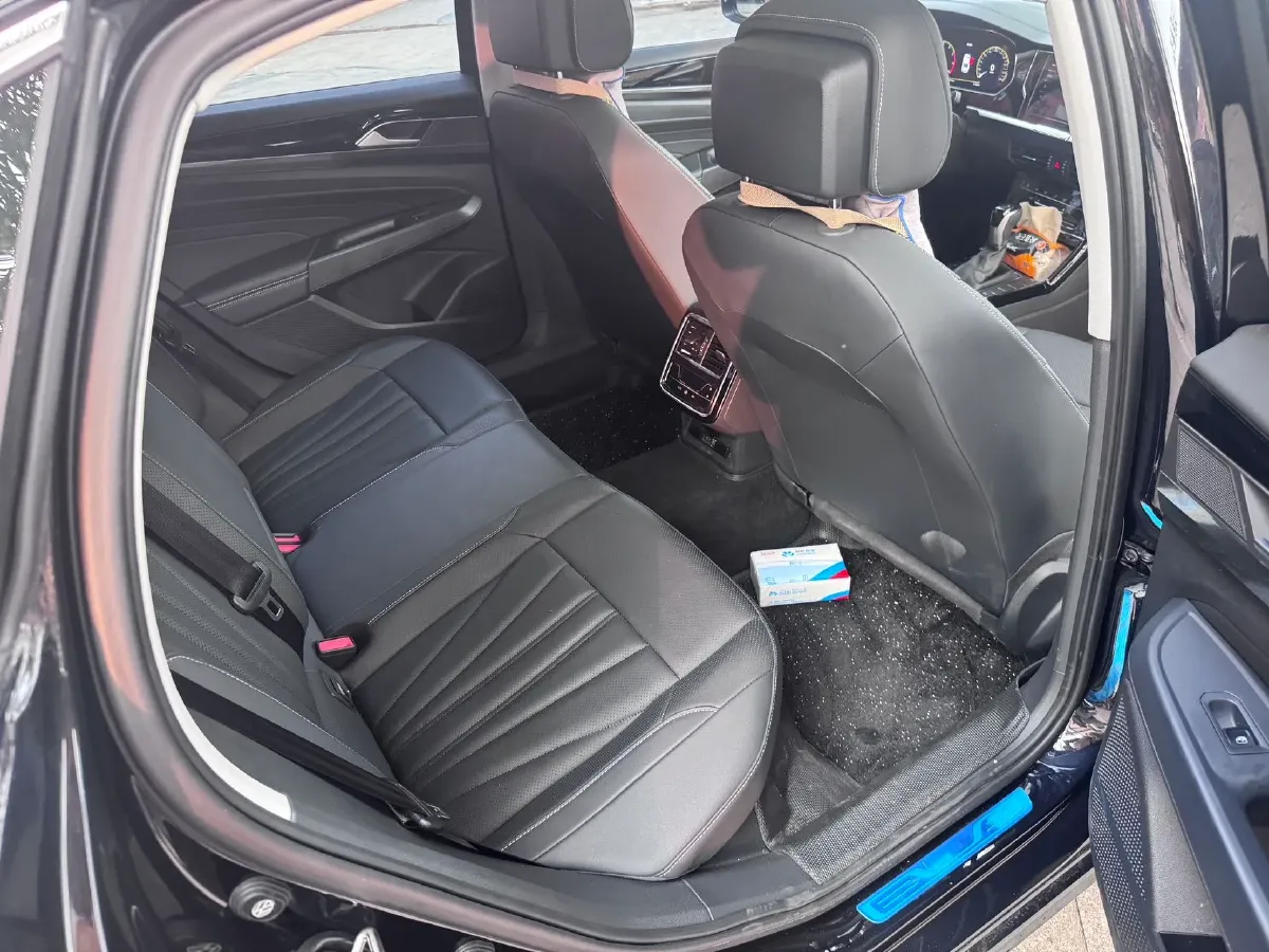 2024 Volkswagen Passat 2.0T 186HP L4 7DCT,autocango,china used car exporter,china ev exporter,chinese used car exporter,chinese used ev exporter