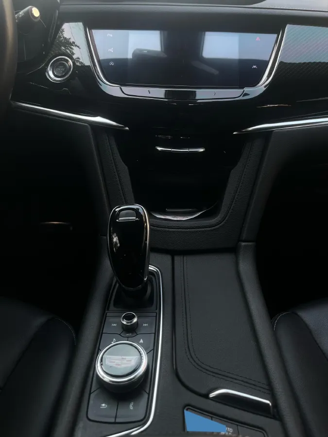 2020 Cadillac XT6 2.0T 237HP L4 9AT,autocango,china used car exporter,china ev exporter,chinese used car exporter,chinese used ev exporter