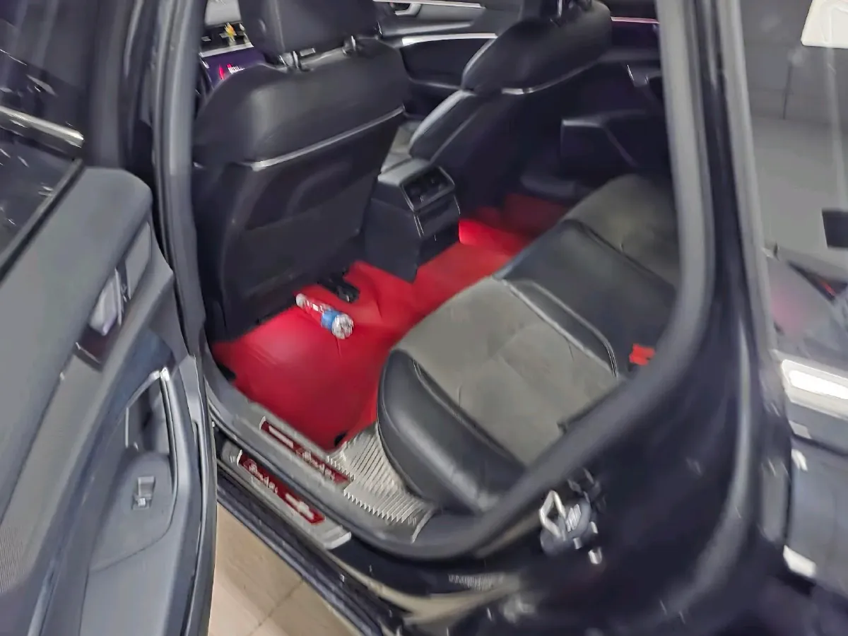 2022 Audi A6L 2.0T 190HP L4 7DCT,autocango,china used car exporter,china ev exporter,chinese used car exporter,chinese used ev exporter