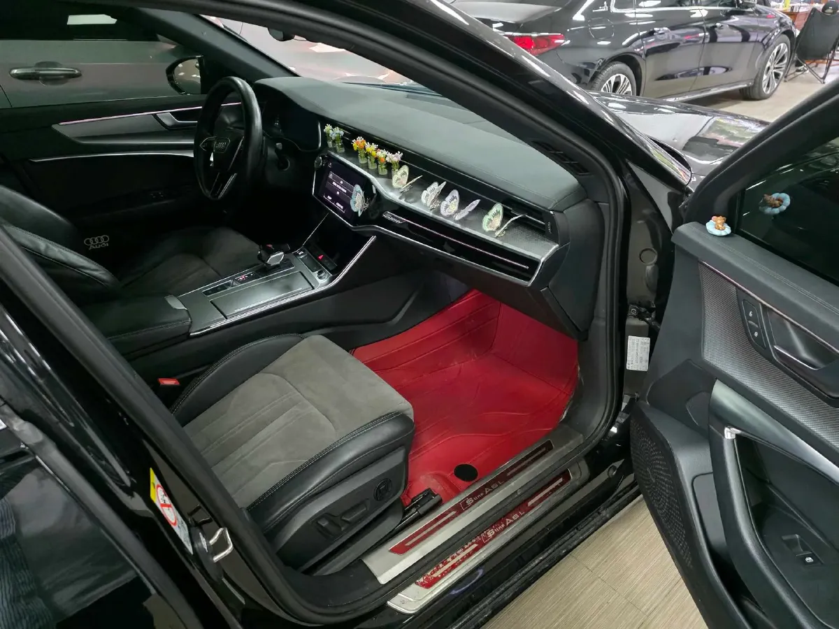 2022 Audi A6L 2.0T 190HP L4 7DCT,autocango,china used car exporter,china ev exporter,chinese used car exporter,chinese used ev exporter