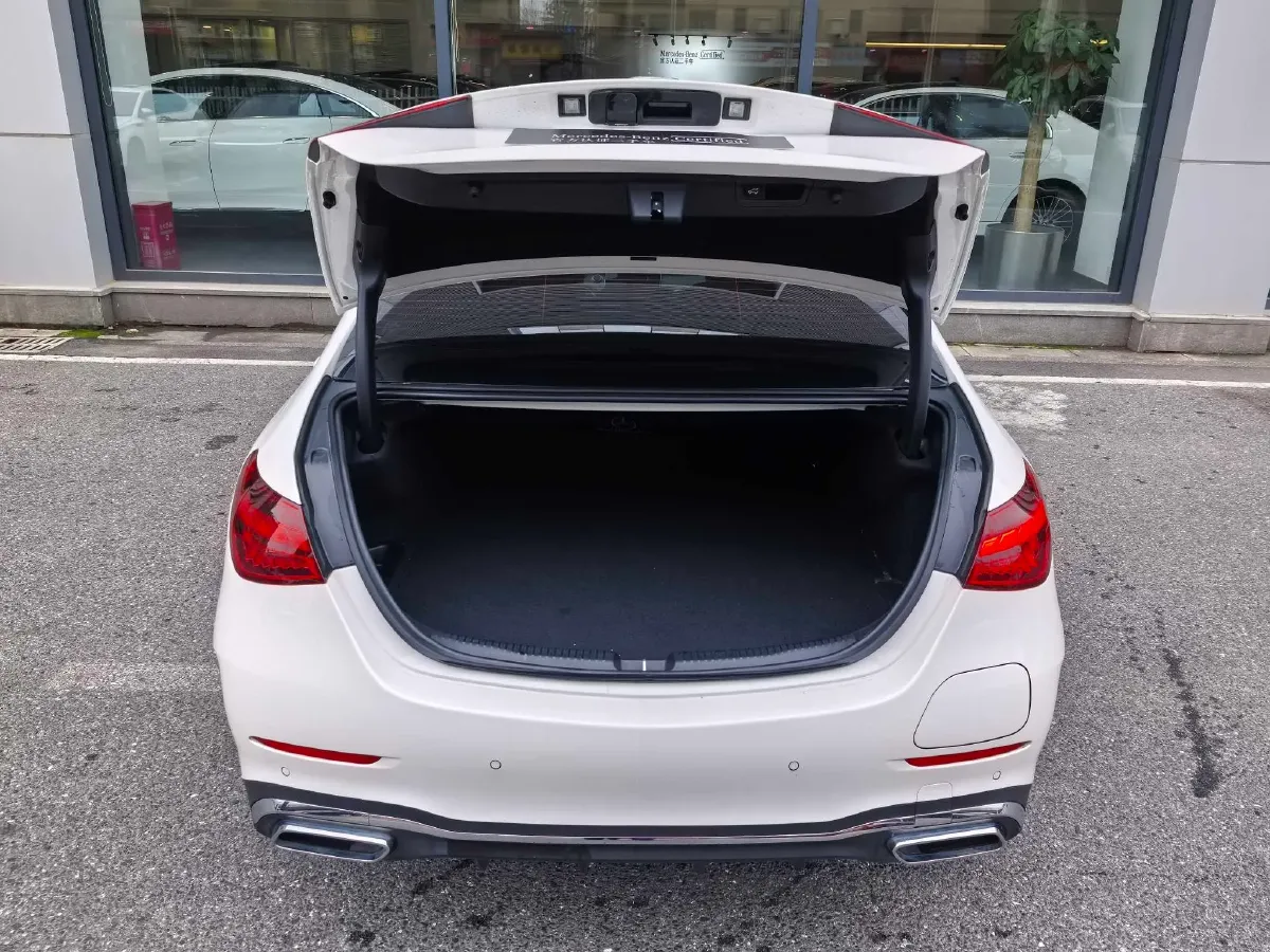 2025 Mercedes-Benz C Class 2.0T 204HP L4 9AT PHEV 25.4KWH,autocango,china used car exporter,china ev exporter,chinese used car exporter,chinese used ev exporter