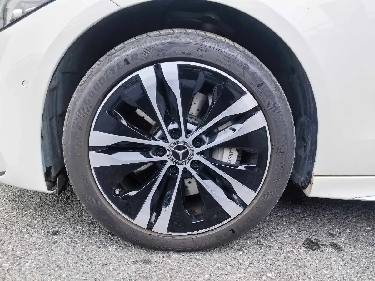 2025 Mercedes-Benz C Class 2.0T 204HP L4 9AT PHEV 25.4KWH,autocango,china used car exporter,china ev exporter,chinese used car exporter,chinese used ev exporter