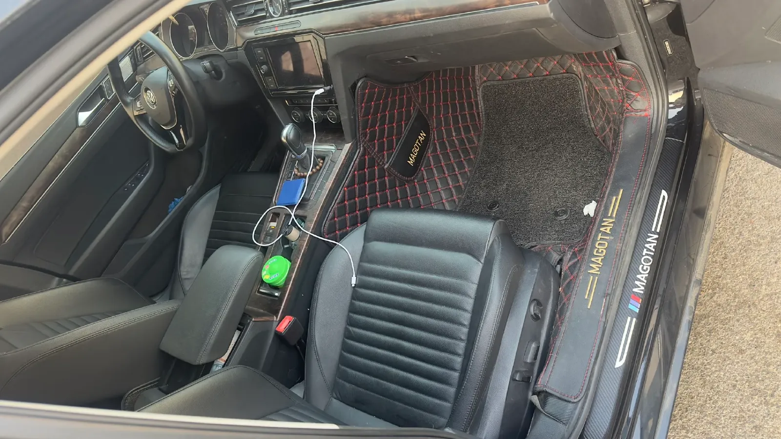 2019 Volkswagen Magotan 2.0T 186HP L4 7DCT,autocango,china used car exporter,china ev exporter,chinese used car exporter,chinese used ev exporter