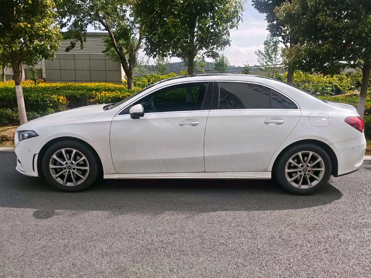 2022 Mercedes-Benz A Class 1.3T 163HP L4 7DCT,autocango,china used car exporter,china ev exporter,chinese used car exporter,chinese used ev exporter